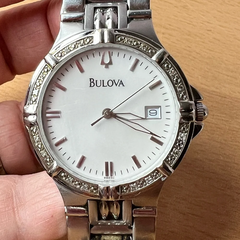 BULOVA 96E00 MEN’S DIAMOND EMBELLISHED BEZEL SILVER TONE DATE DISPLAY WATCH
